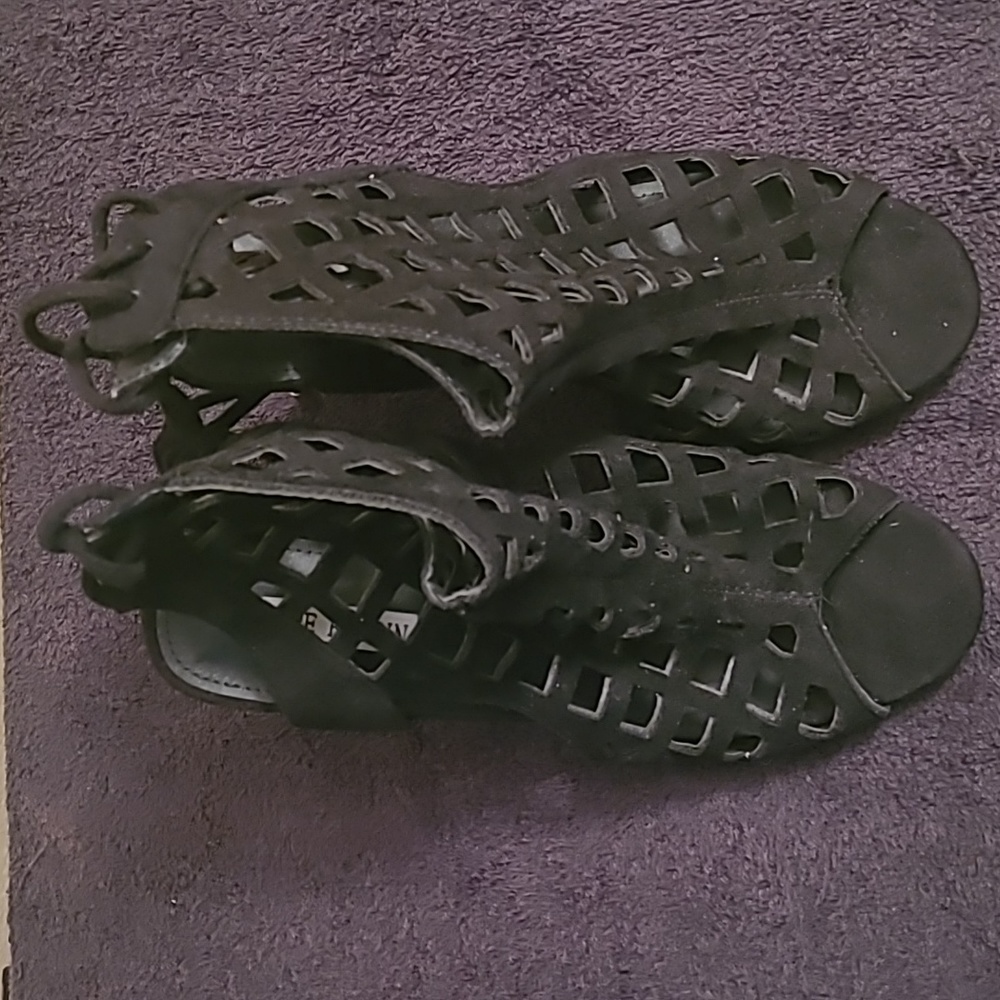 Cape Robbin heels